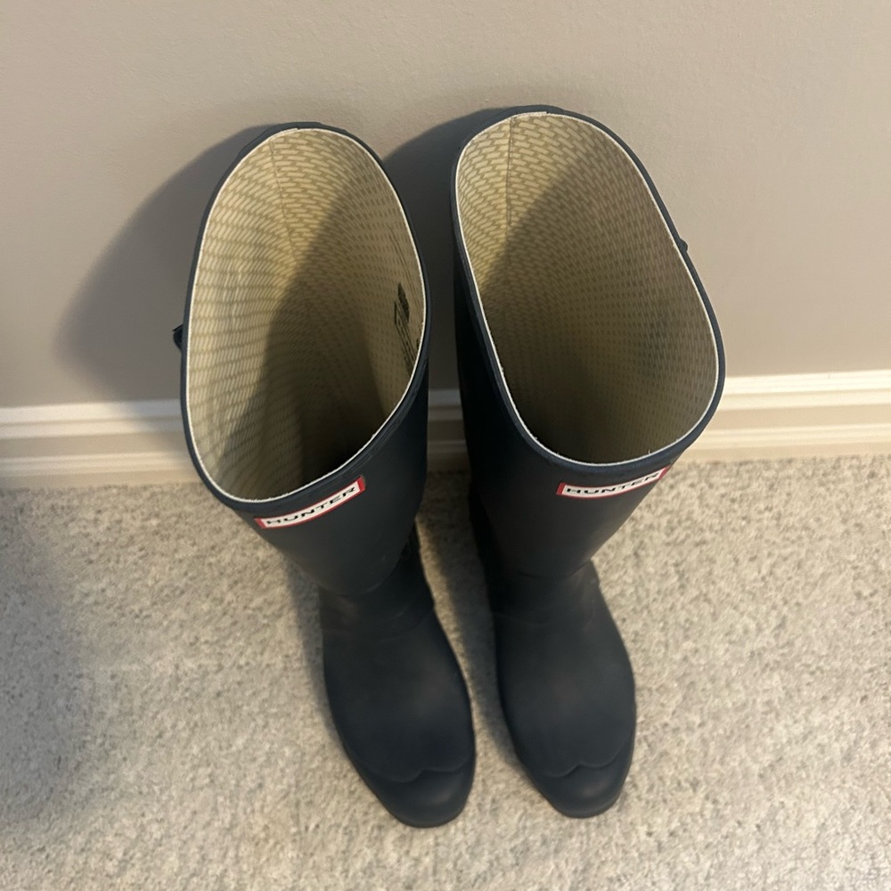 Hunter Cream Patterned Interior Boots - image 2